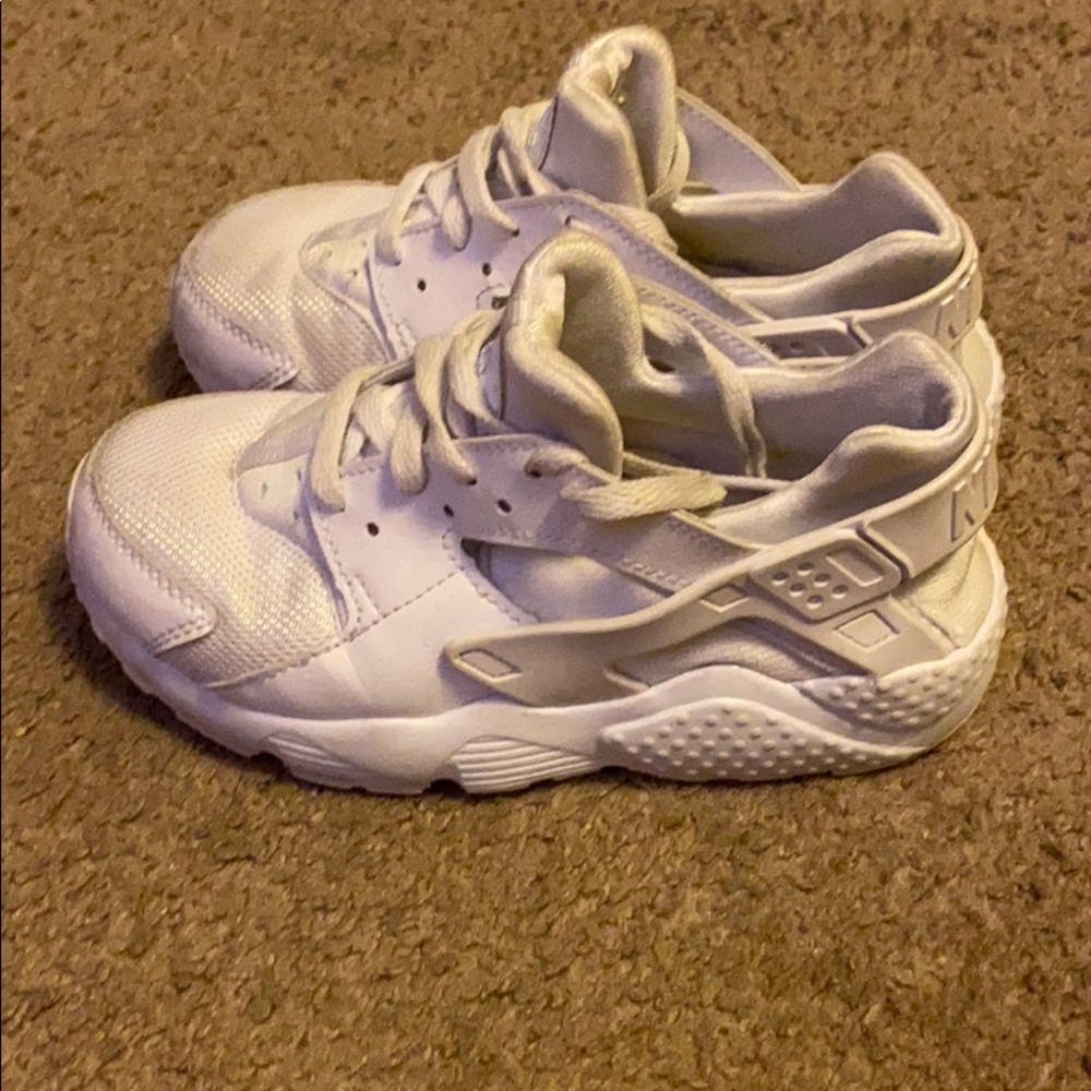 While Nike huaraches